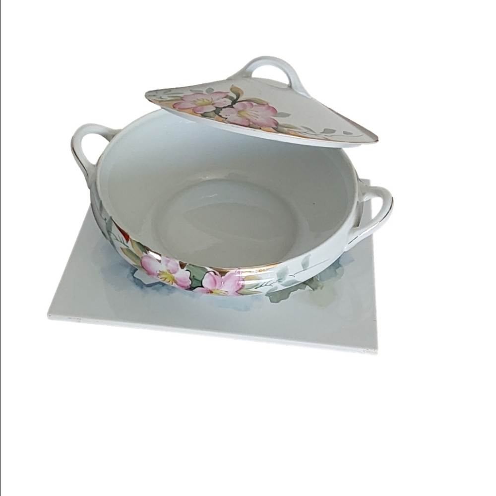 Noritake Azalea Round Serving Covered Vegetable Dish With Lid